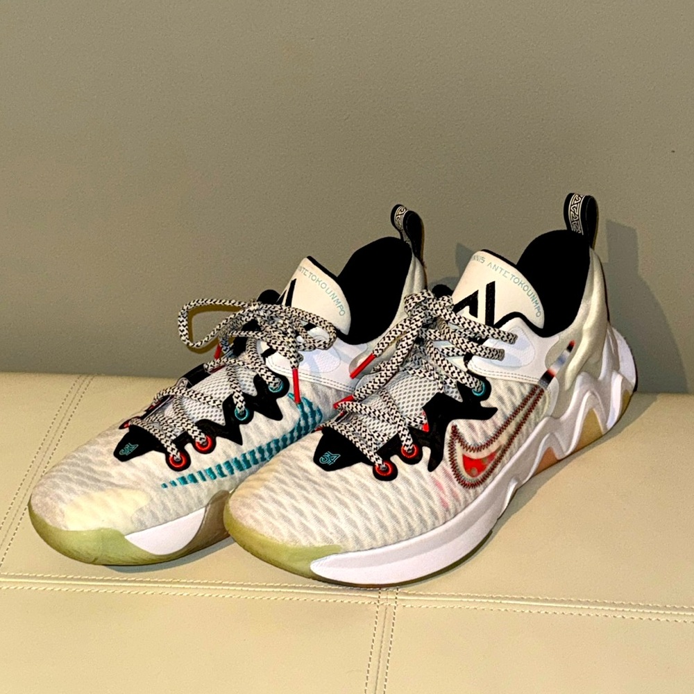 Nike Giannis Immortality Men’s Basketball Shoes Size 9 White Clear
